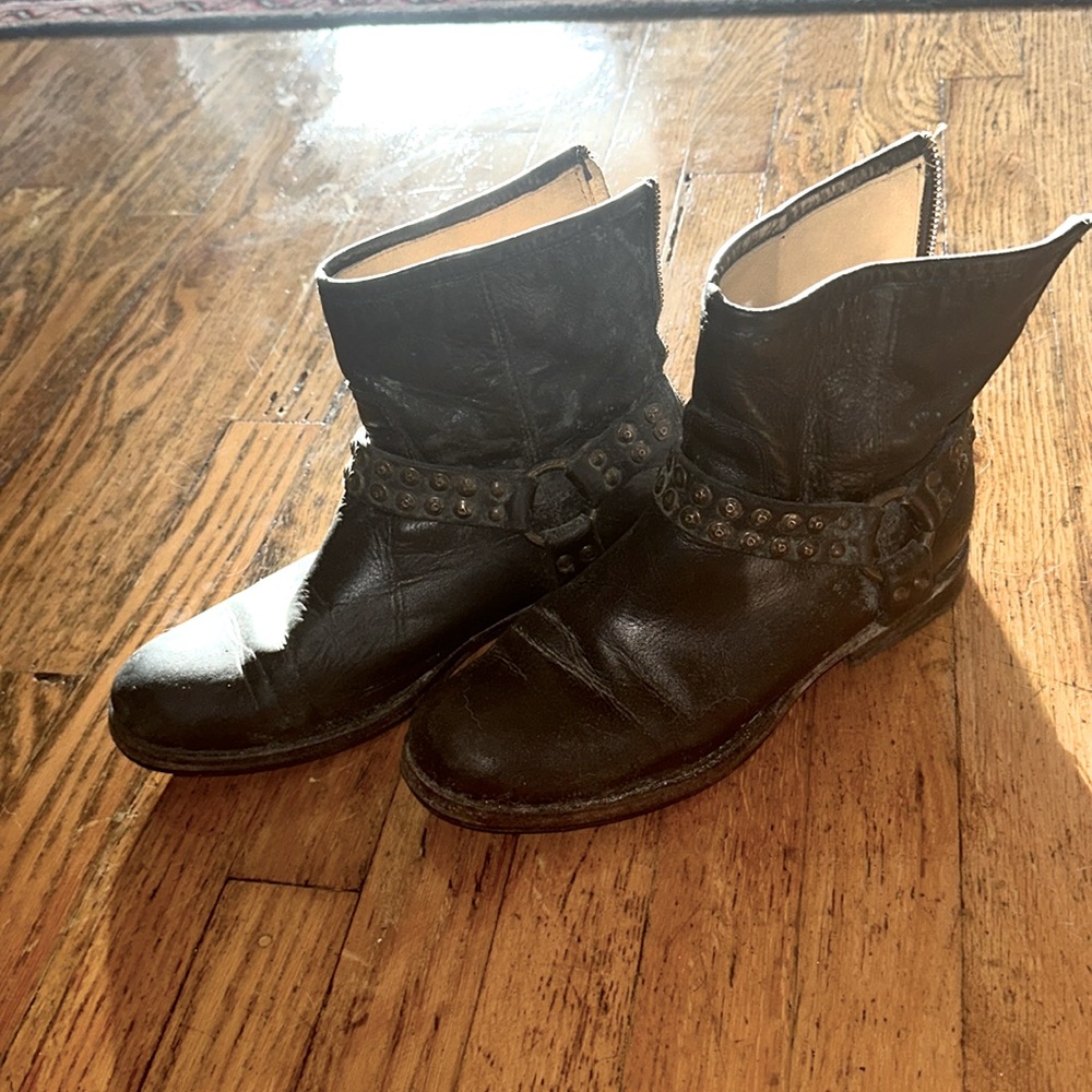 Gorgeous Frye Booties